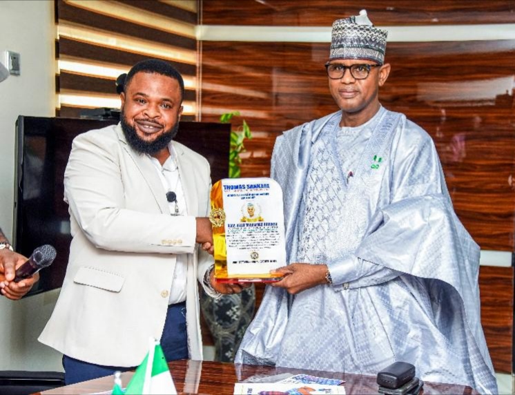 Goronyo Receives the Thomas Sankara African Leadership Prize