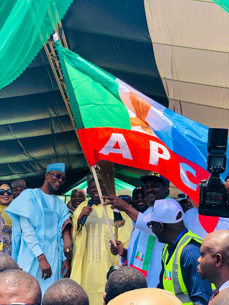 Breaking: AMAC Chairman, Maikalangu defects to APC