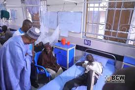 Zulum Donates to Patients at 5am Hospital Visit