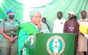Nig First Lady Flags Off Women Empowerment Programme in Kogi, Donates N25 M to 500 Women