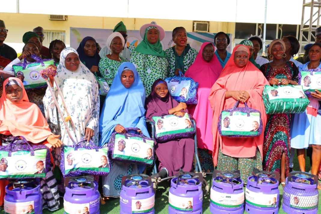 Nigeria @65: FCTA Distributes Baby Kits, Gas Cookers to Pregnant Women in Abuja