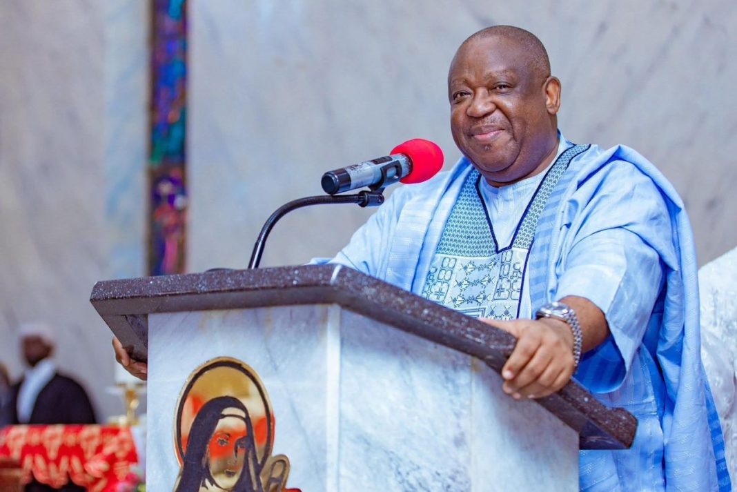 North-Central APC Hails Muftwang’s Defection as Plateau Governor Joins Ruling Party