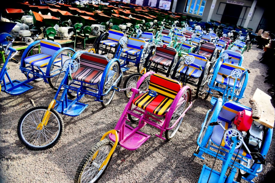 Ganduje Lauds Mariya Mahmoud’s Grassroots-Driven Empowerment Initiative in Kano